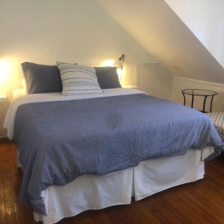 לינה וארוחת בוקר Saint-Jean-des Piles Auberge La Maison Bellemare מראה חיצוני תמונה